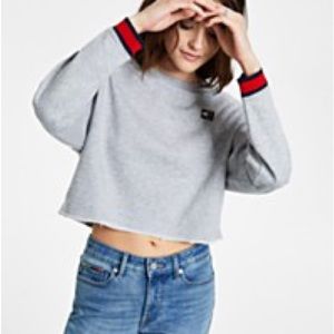 Tommy Jeans Oversized Cropped Sweatshirt